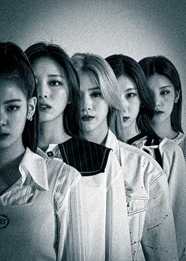 Monochrome Portrait of ITZY