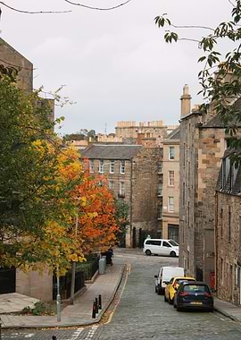 Edinburgh street in autumn