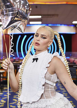 Anne-Marie with Balloons