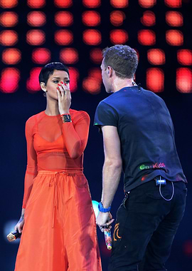 Rihanna and Chris Martin on Stage