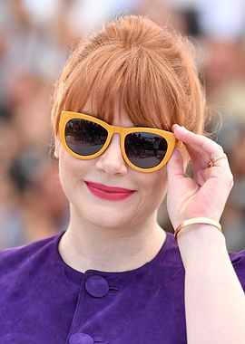 Bryce Dallas Howard in Sunglasses