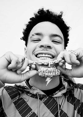 Rapper with Grillz and Chain lil mosey