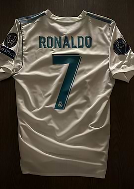17/18 Real Madrid kit Ronaldo