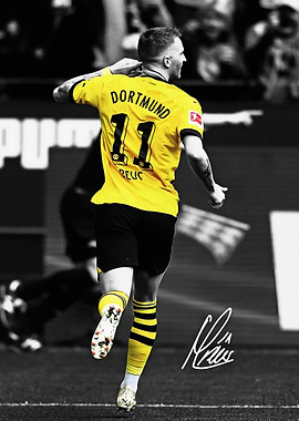 Reus celebrating a goal