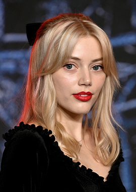 grace van dien with Blonde Hair and Red Lipstick