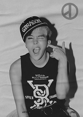 G-Dragon in Black and White