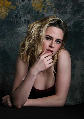Kristen Stewart Poses for a Photo