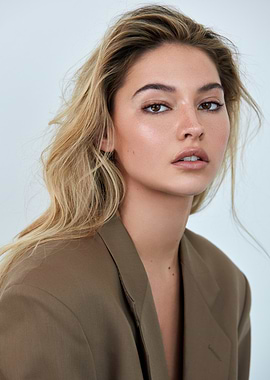 Madelyn Cline Portrait