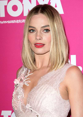 Margot Robbie in a pink dress