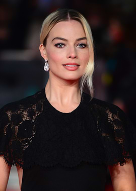 Margot Robbie in Black Lace Dress