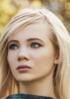 Close-up of a Freya Allan with Blonde Hair