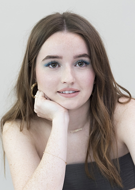 Kaitlyn Dever Portrait