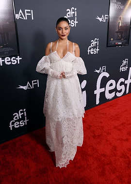 Vanessa Hudgens on Red Carpet
