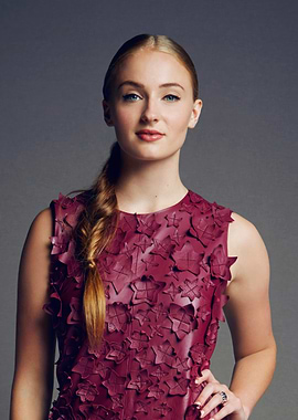 Sophie Turner in a Leaf-Patterned Dress