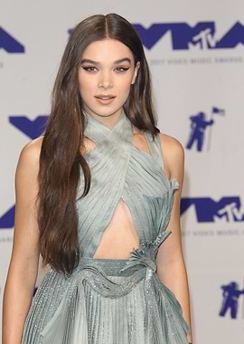 Hailee Steinfeld at MTV VMAs