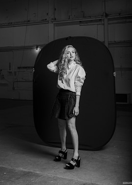 Amanda Seyfried Poses in Studio