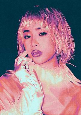 Sophia KATSEYE 'PINKY UP'