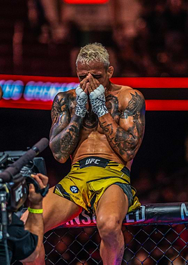 UFC fighter Charles Oliveira in distress