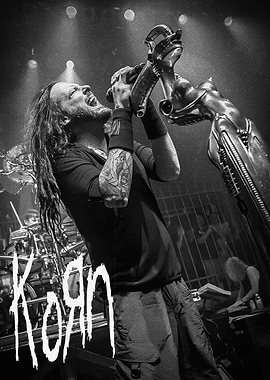 Jonathan Davis of Korn performing live