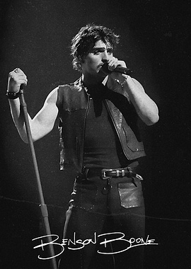 Benson Boone Performing Live