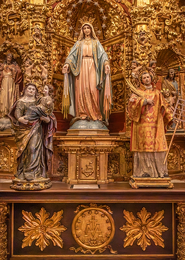 Cathedral of Santa Maria Statues
