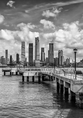Weehawken Pier and NYC-Skyline
