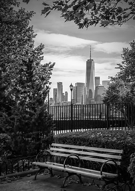 New York City Skyline from Park BenchUrban retreat with NYC skyline