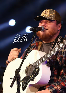 Luke Combs performing live