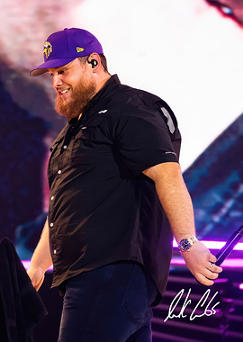 Luke Combs Performing Live