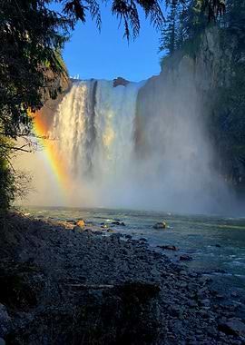 Majestic Snoqualmie Falls