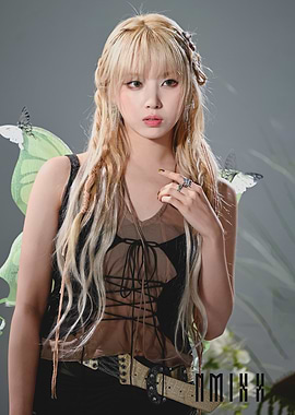 jiwoo nmix Heavy Serenade