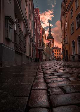 Cobblestone Street in Old Tallinn_3