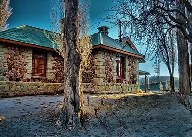 wile we´re waiting for the train to arrive, we wait for ...