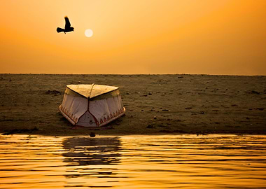 Dawn on the Ganga in Varanasi, India. ©Valerie Rosen.