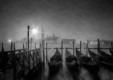 VENICE Foggy Night