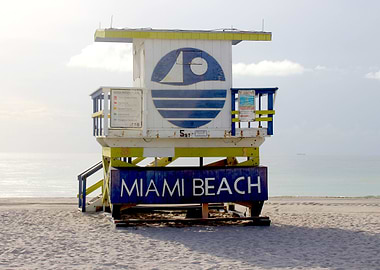 Lifeguard Stand on Miami B