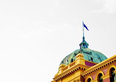 Photo of the iconic Flinders street Station in Melbourn ...