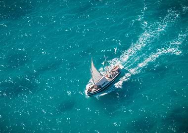 Yact cruising Barrier Reef. Cairns, Australia