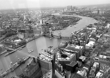 Photography from a shard building, view on river Thames ...