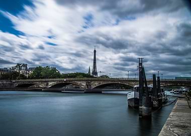 Long exposure shot in Pairs