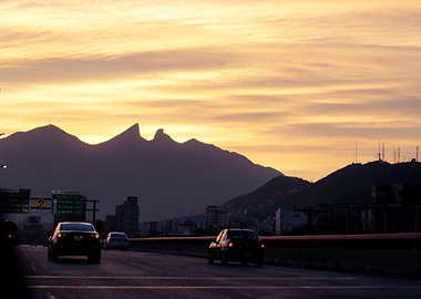 Photograph of Cerro de la Silla mountain in Monter