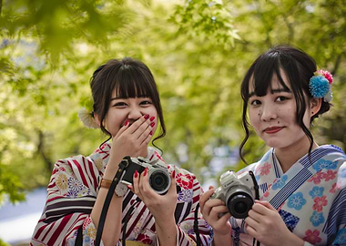 Shy kimono grils