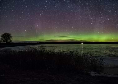 Northern light above water