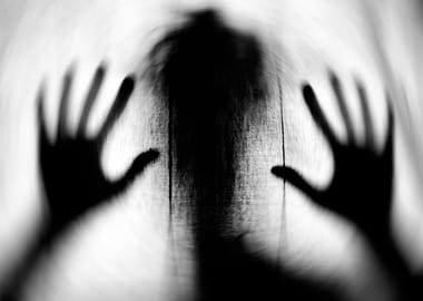 Ghost with big hands