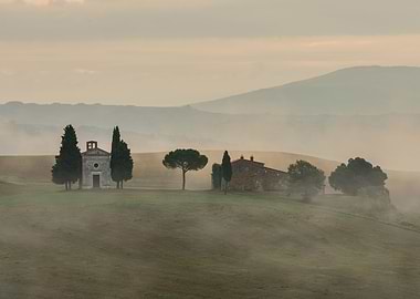 Pastel sunrise in Toscany