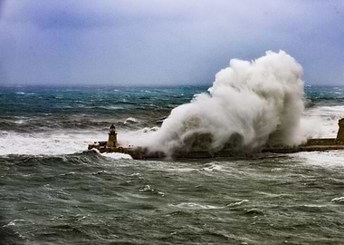Big waves in Valletta