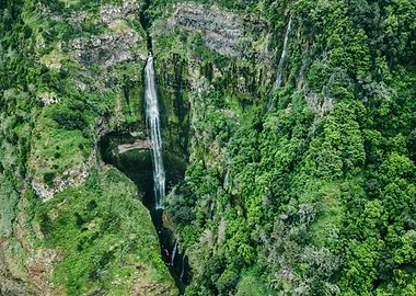 Rocha do Navio waterfall