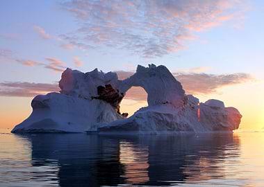 Icebergs on a sunny day