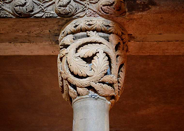 Romanesque capital