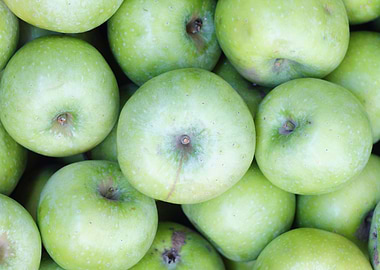 Pattern of green apples